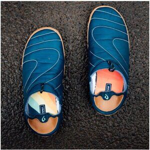 OluKai x Rumpl Womens 9 Ku'i Mino Puffy Quilted Slippers Loafer Deep Water Blue